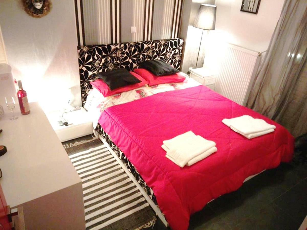 Greek Hospitality 2 Apartment เอเธนส์ ภายนอก รูปภาพ