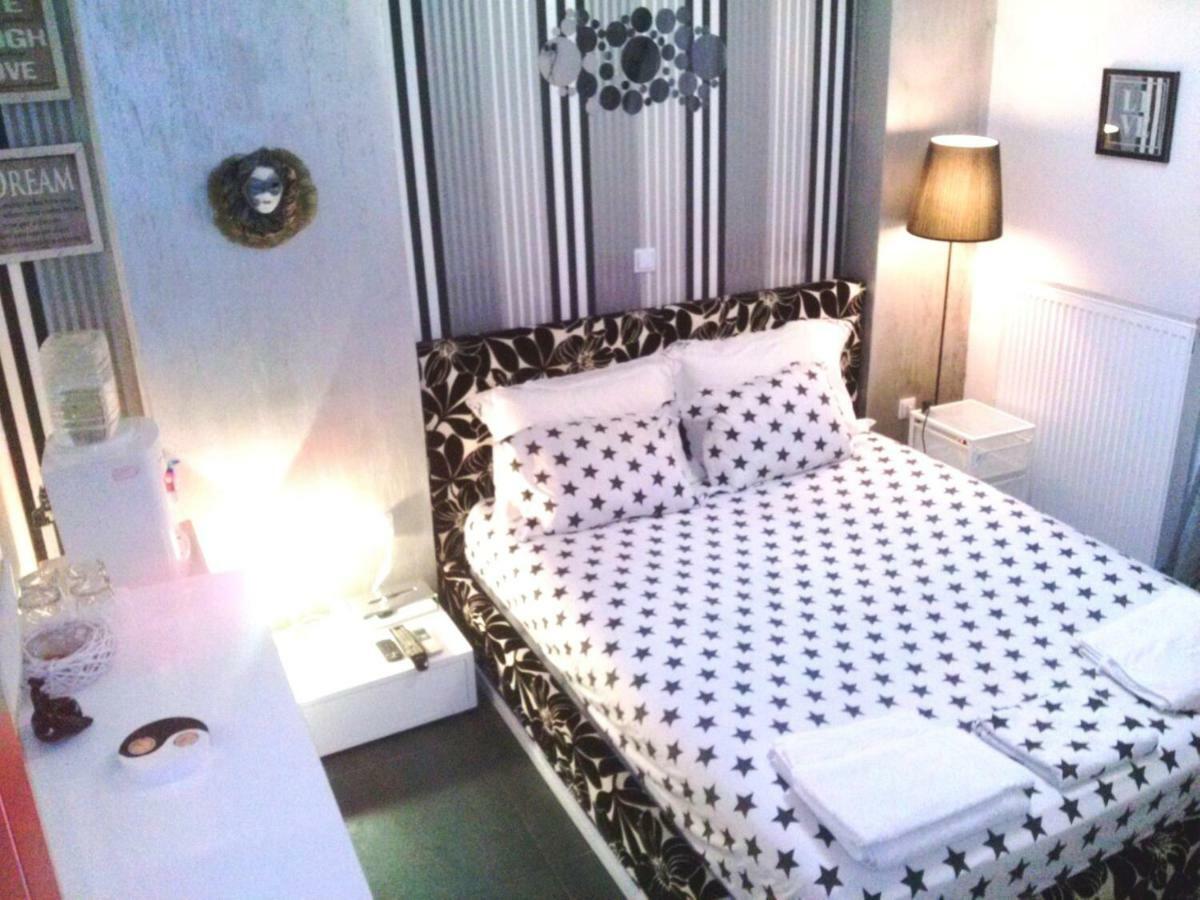 Greek Hospitality 2 Apartment เอเธนส์ ภายนอก รูปภาพ